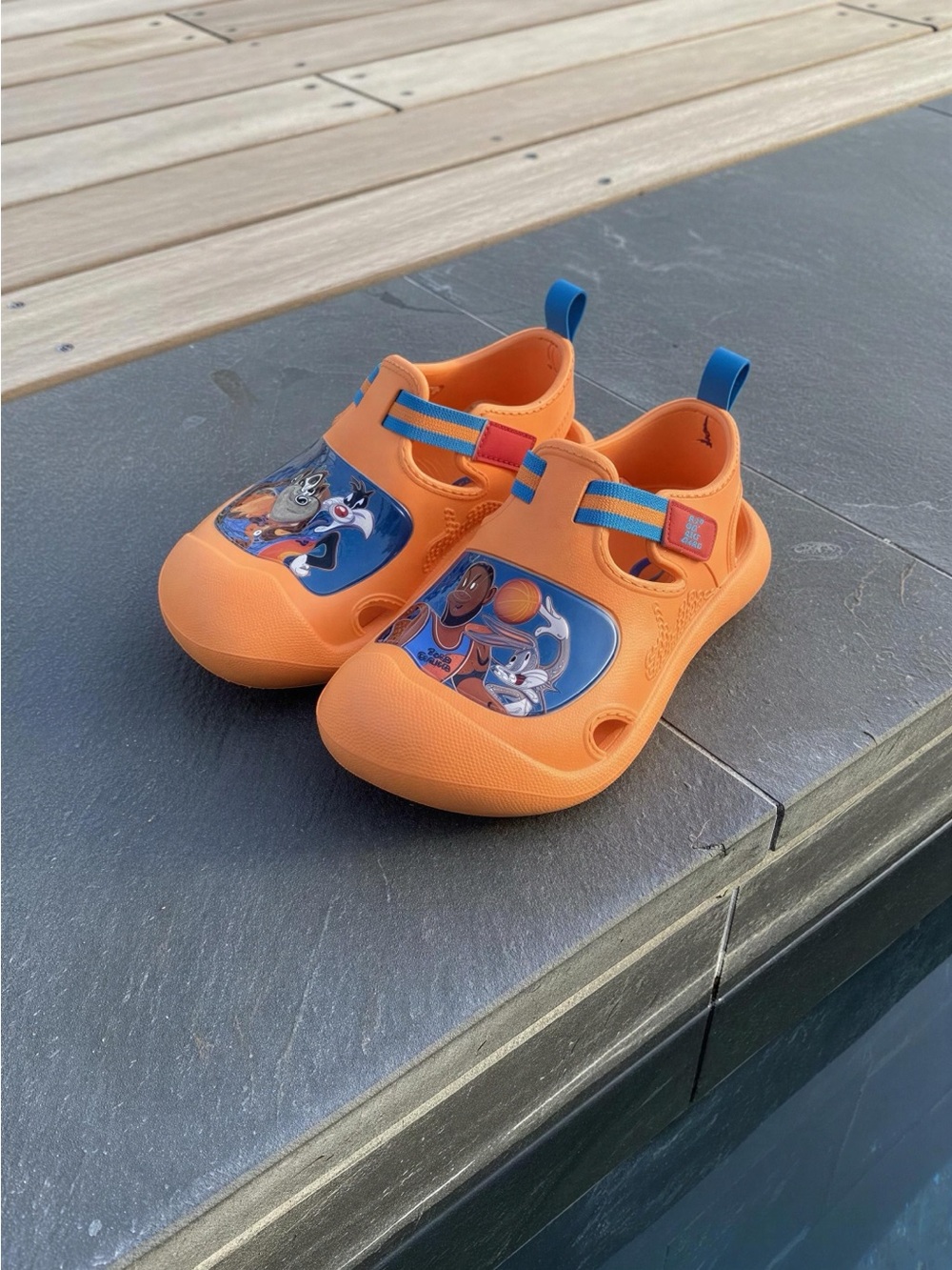 SPACE JAM toddler boy’s EVA Sandal sz 9/10